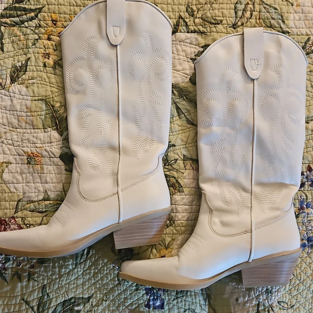 Steve Madden White Windie Boots Size 9.5M - Picture 2 of 12